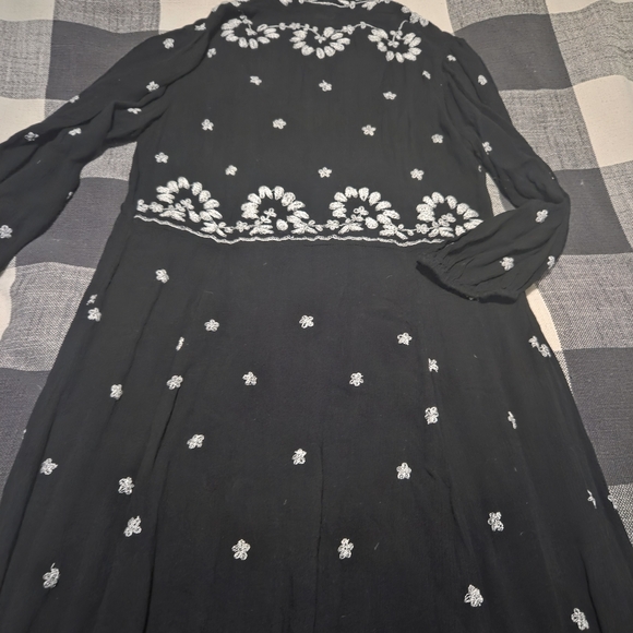 Free People Embroideres Fable Black Midi Dress with White Floral Embroidery - Picture 6 of 8